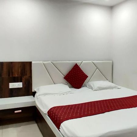 Cable Car Hotel Varanasi Luaran gambar